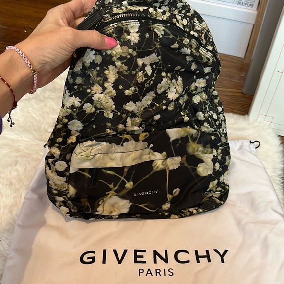 Givenchy backpack - Picture 1 of 6